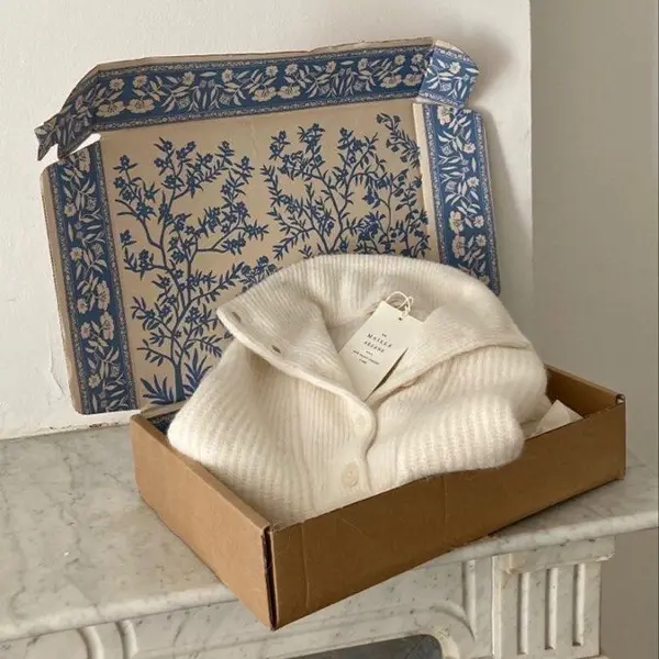 Custom apparel shipping packaging for eCommerce clothing and retail brands